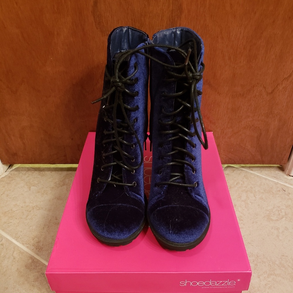 Size 5.5 Blue velvet booties
